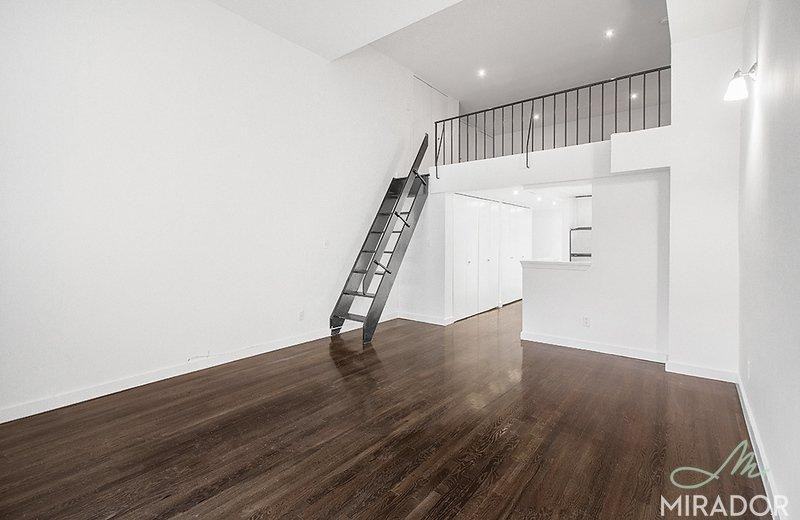 27 W 16th St - Photo 2 of 10