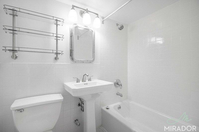 27 W 16th St - Photo 6 of 10