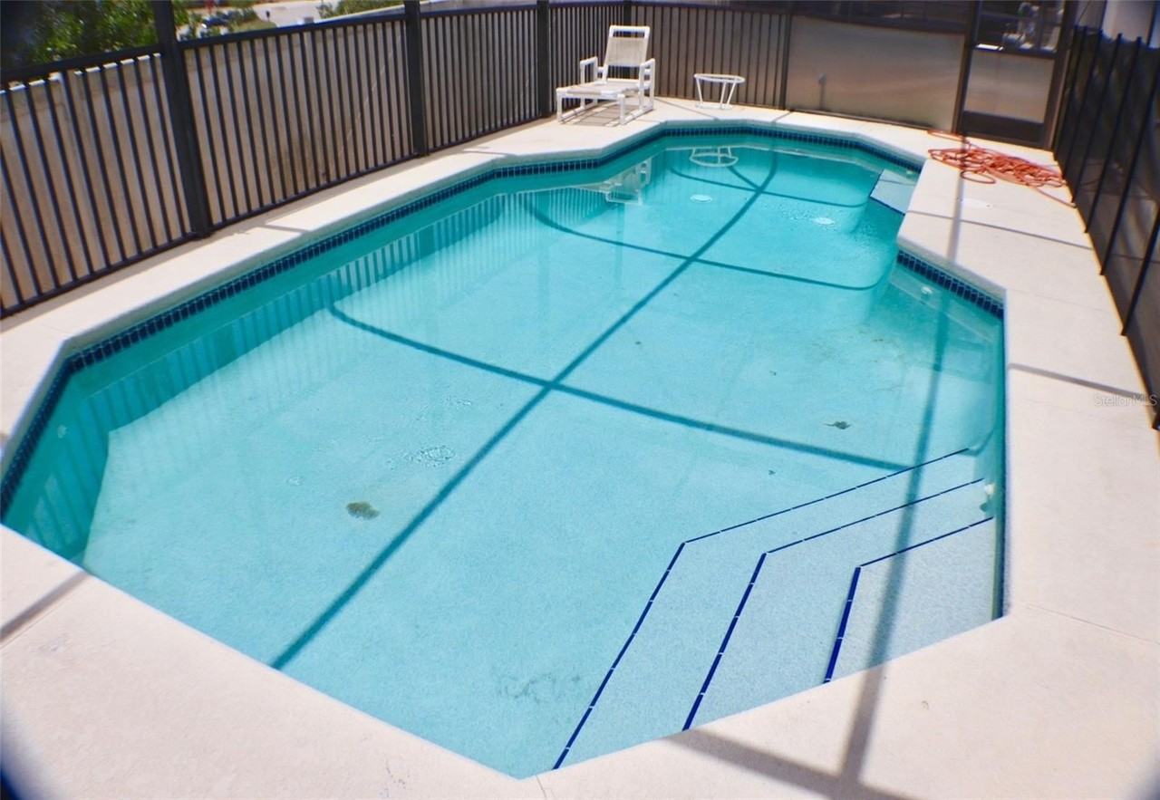 655 Knollwood Dr - Photo 2 of 24