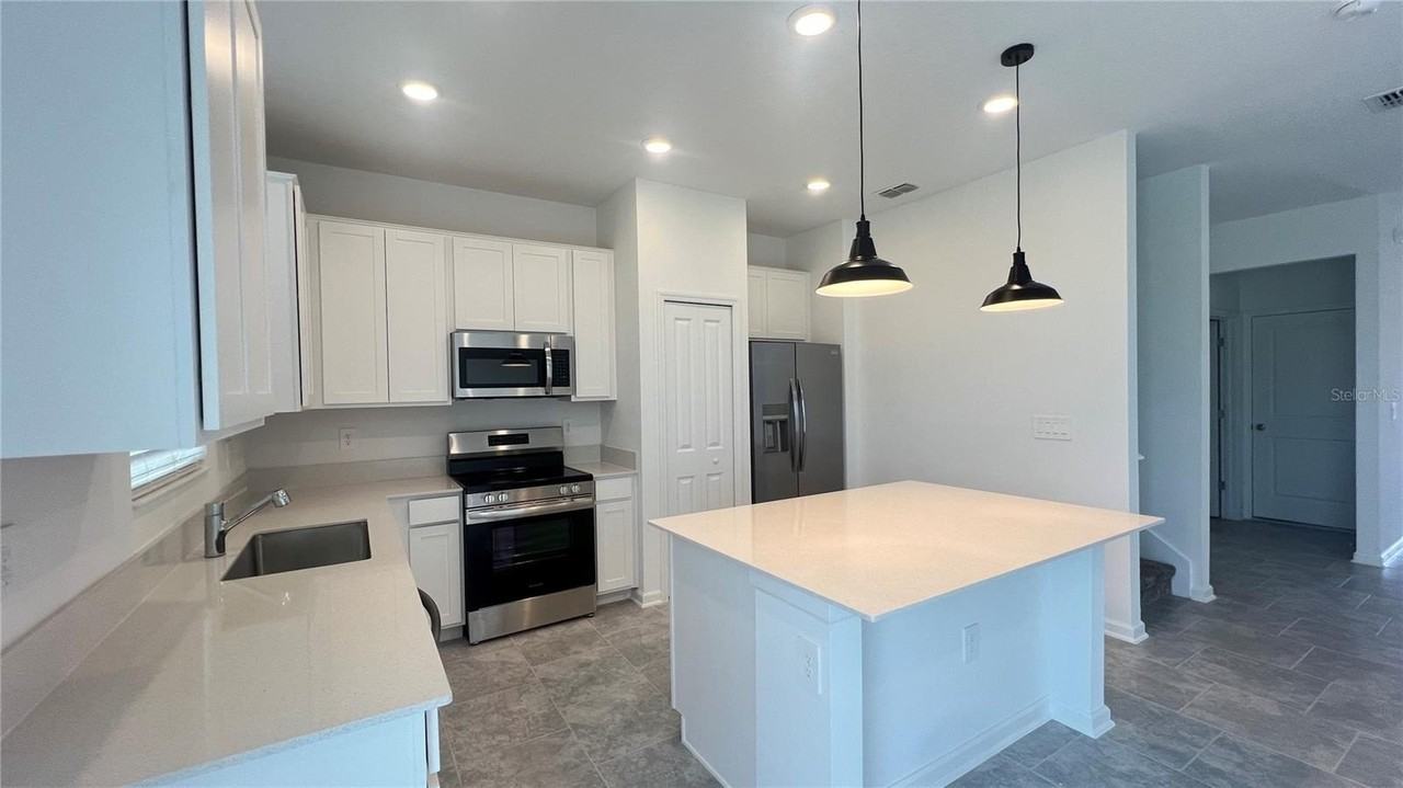 2821 Pierr St - Photo 5 of 47