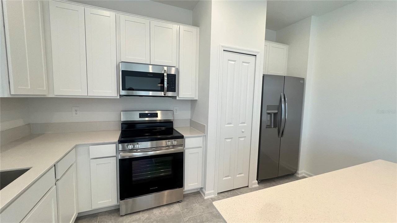 2821 Pierr St - Photo 6 of 47