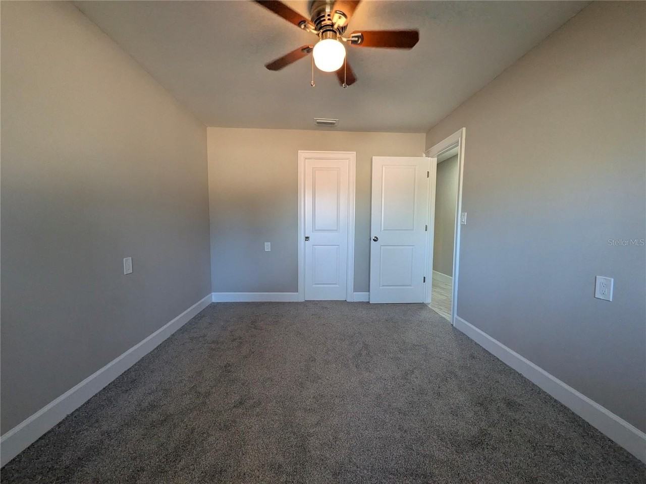 5523 Venetian Blvd Ne - Photo 6 of 30