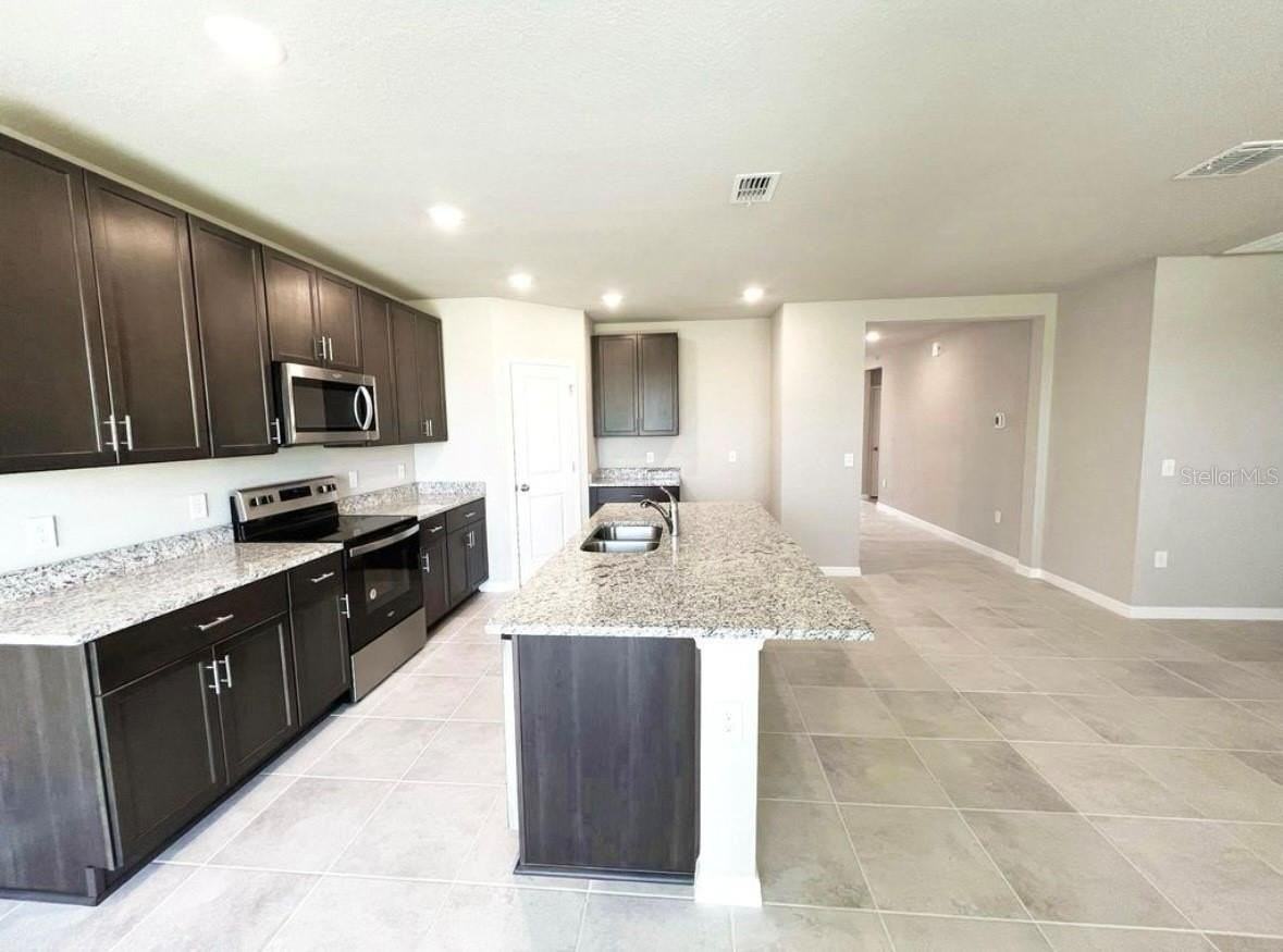 1292 Oak Valley Dr - Photo 3 of 20