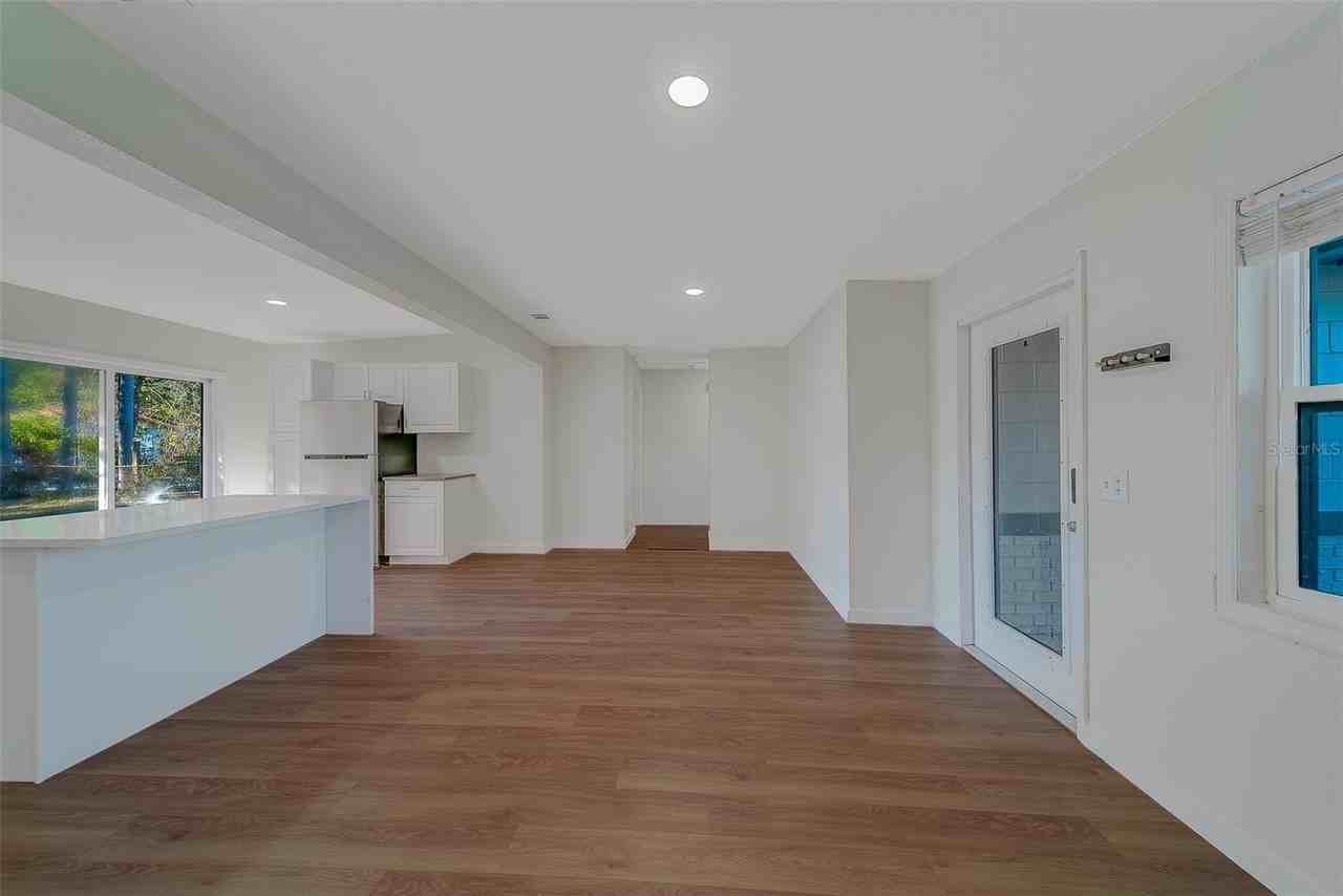 4418 W Prescott St - Photo 5 of 42