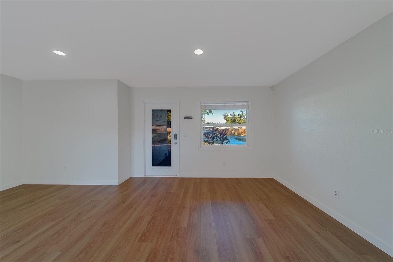 4418 W Prescott St - Photo 6 of 42