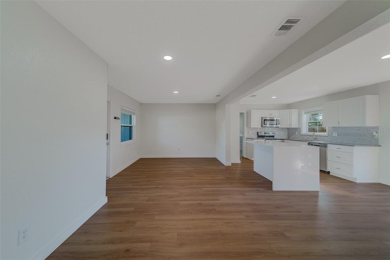 4418 W Prescott St - Photo 7 of 42