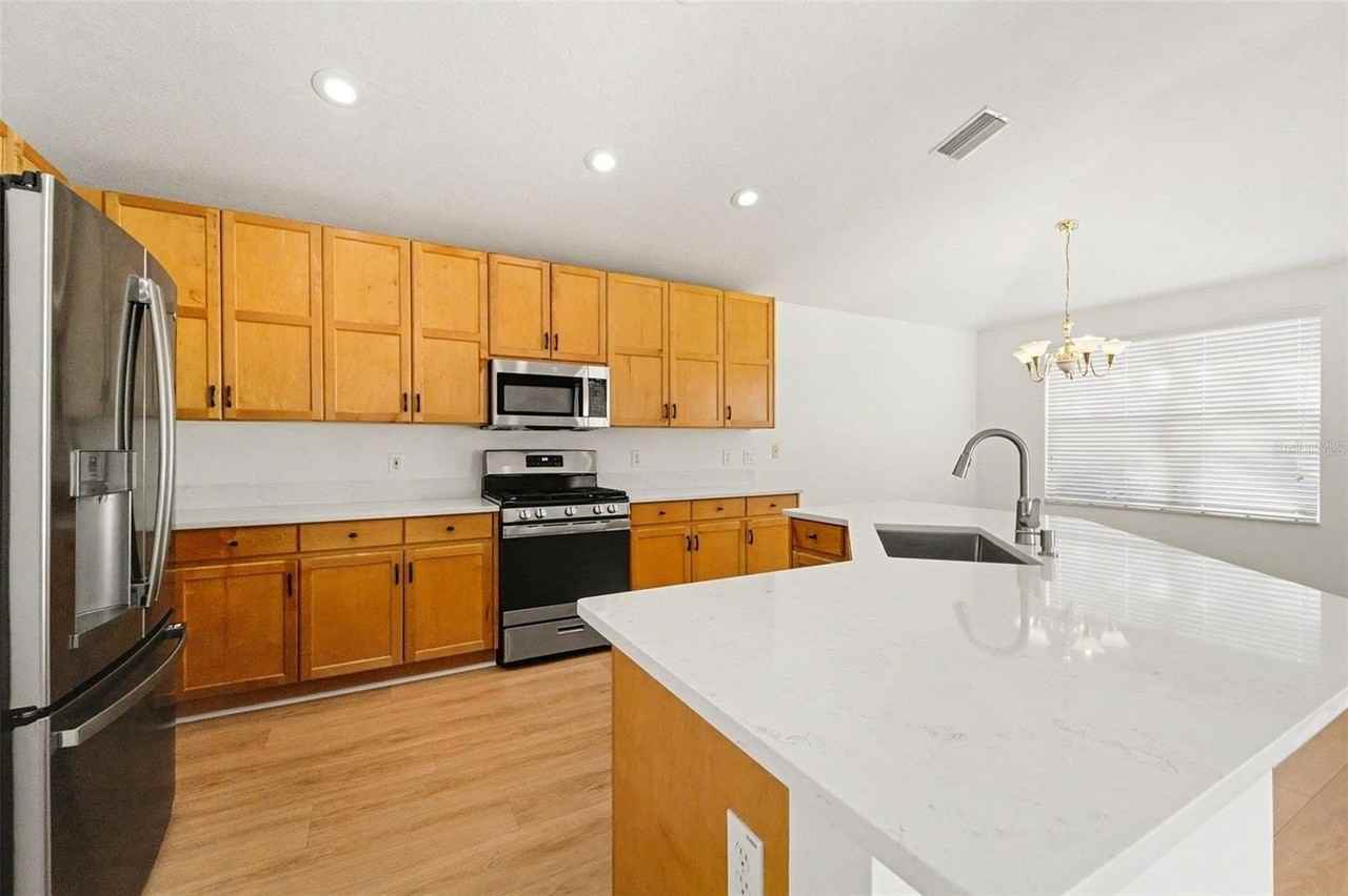 18048 Arbor Crest Dr - Photo 7 of 50