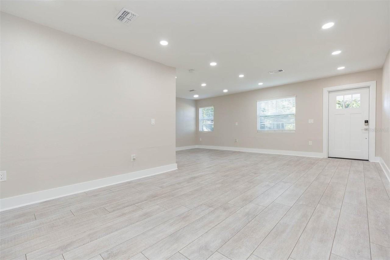 4203 W Oklahoma Ave - Photo 2 of 24