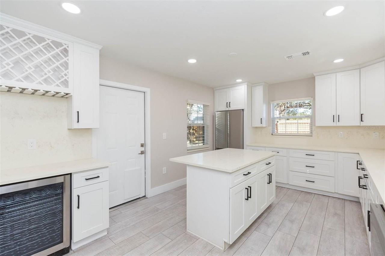 4203 W Oklahoma Ave - Photo 5 of 24