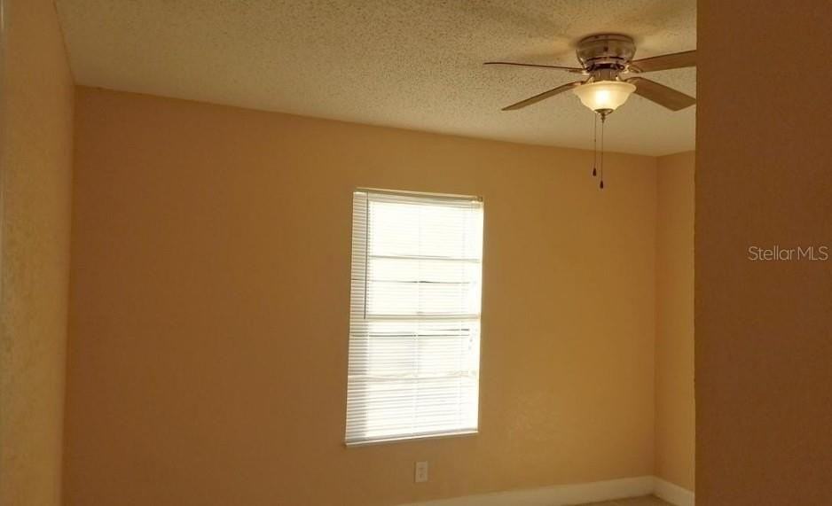 2921 W Walnut St - Photo 6 of 12