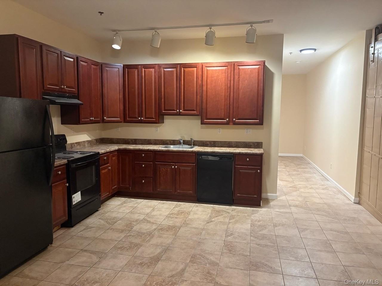 37 North St Unit 201 #201-2ndFL - Photo 2 of 8