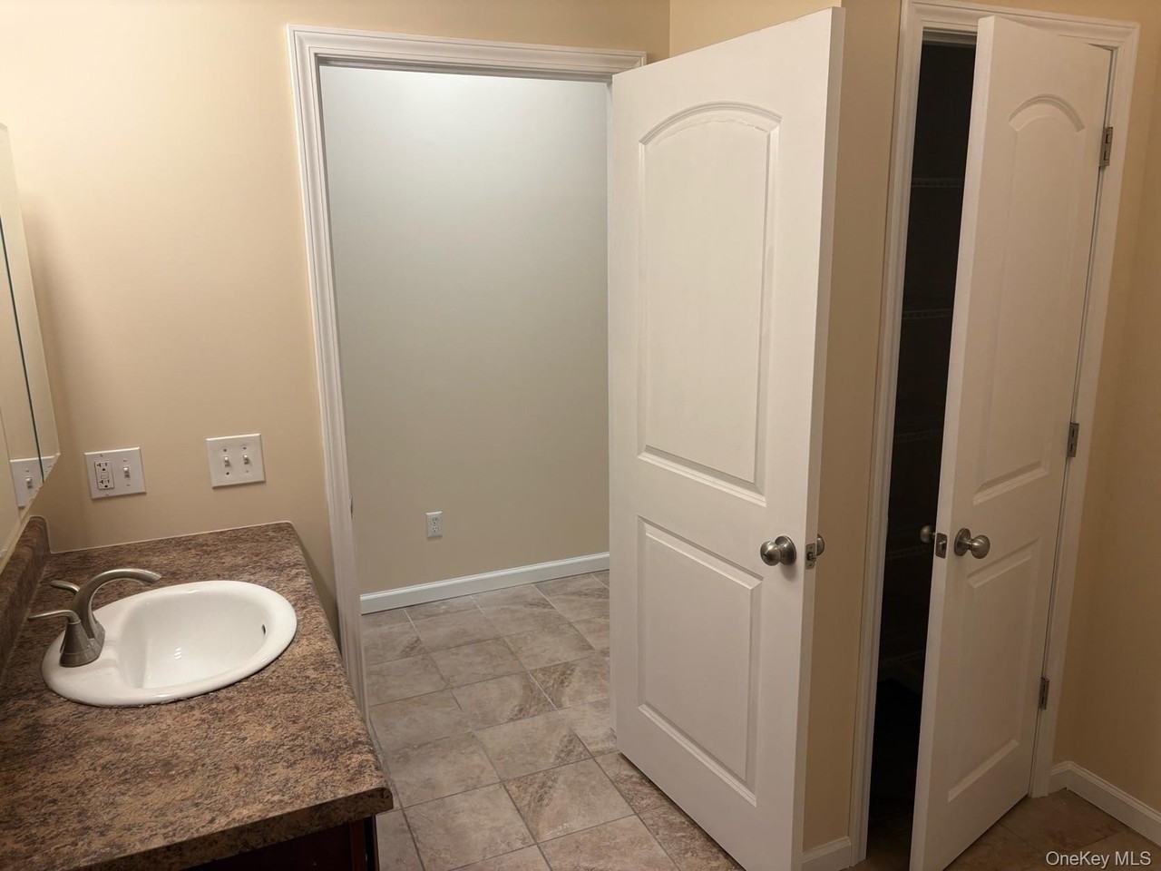 37 North St Unit 201 #201-2ndFL - Photo 4 of 8