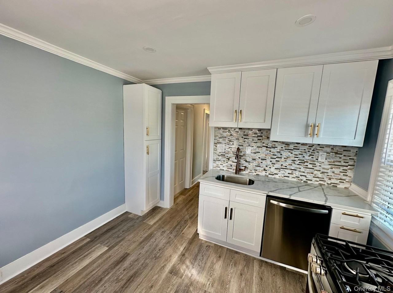 10 Vernon Ave Unit 2 #2 - Photo 4 of 17