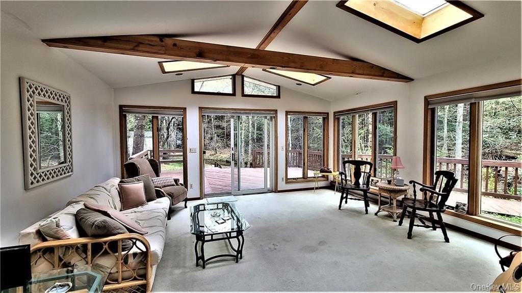 52 Medallion Rd - Photo 3 of 32