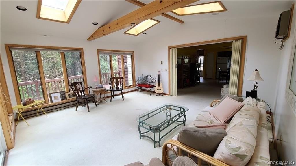 52 Medallion Rd - Photo 6 of 32