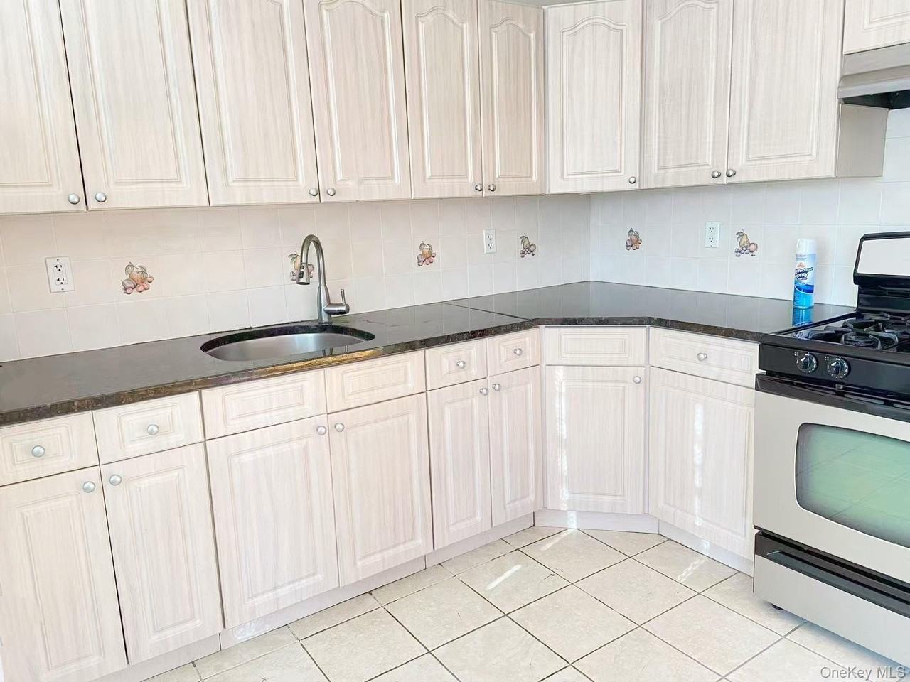 24803 Depew Ave Unit 2fl #2FL - Photo 6 of 7