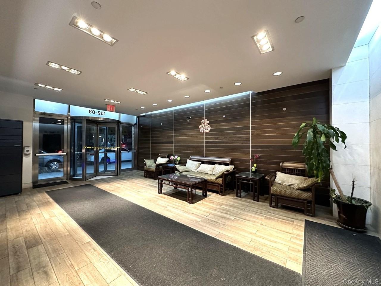 13203 Sanford Ave Apt 7e #7E - Photo 4 of 16