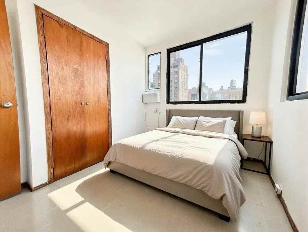 259 Elizabeth St #7B - Photo 5 of 8