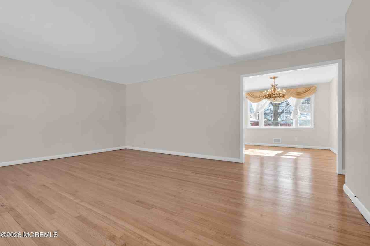 7 Klein St - Photo 5 of 25