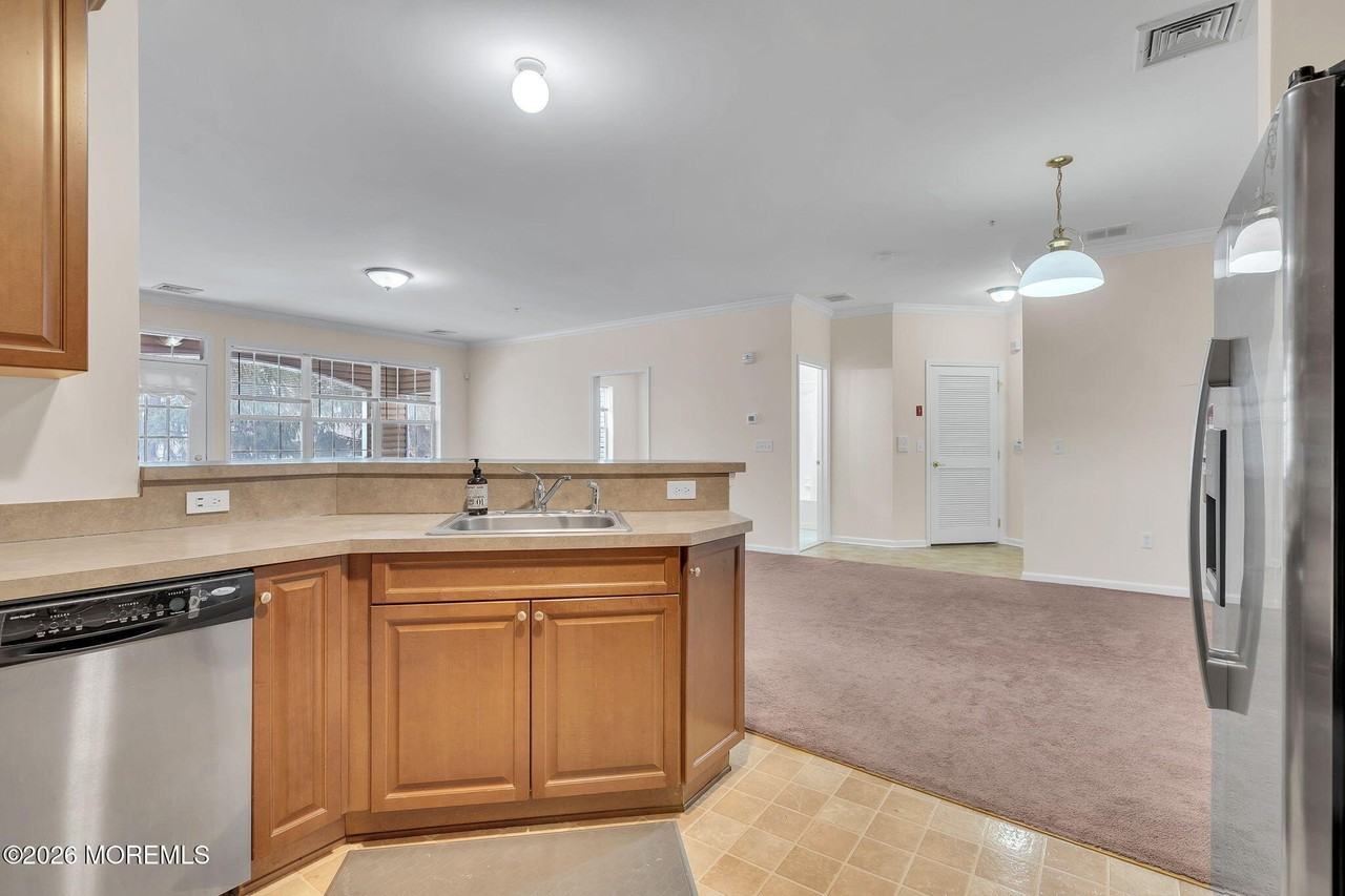 226 Mill Pond Way - Photo 5 of 32