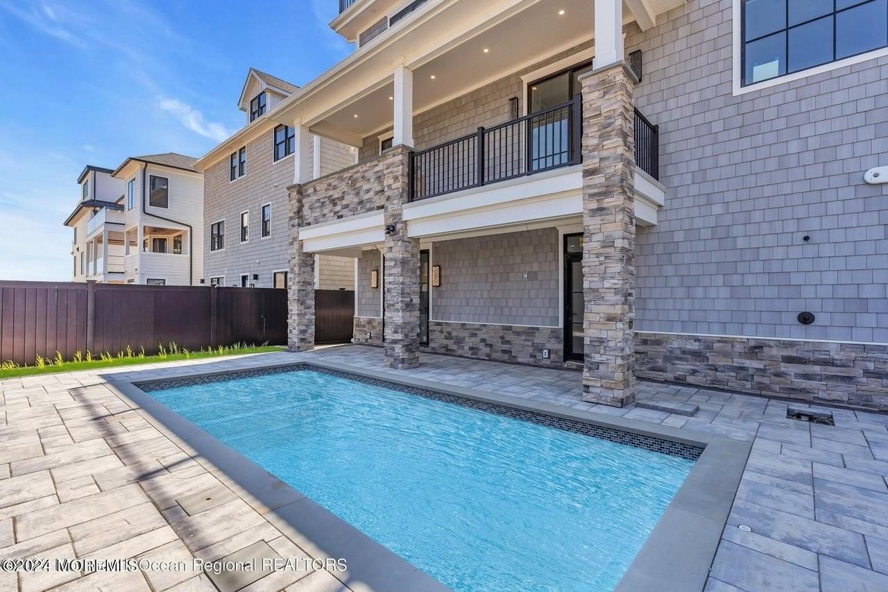 13 Ocean Ter - Photo 5 of 49