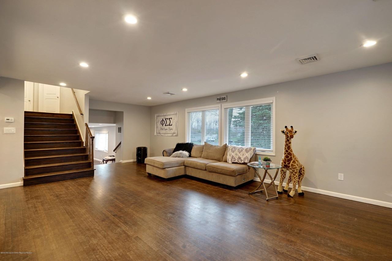 181 Larchwood Ave - Photo 6 of 23