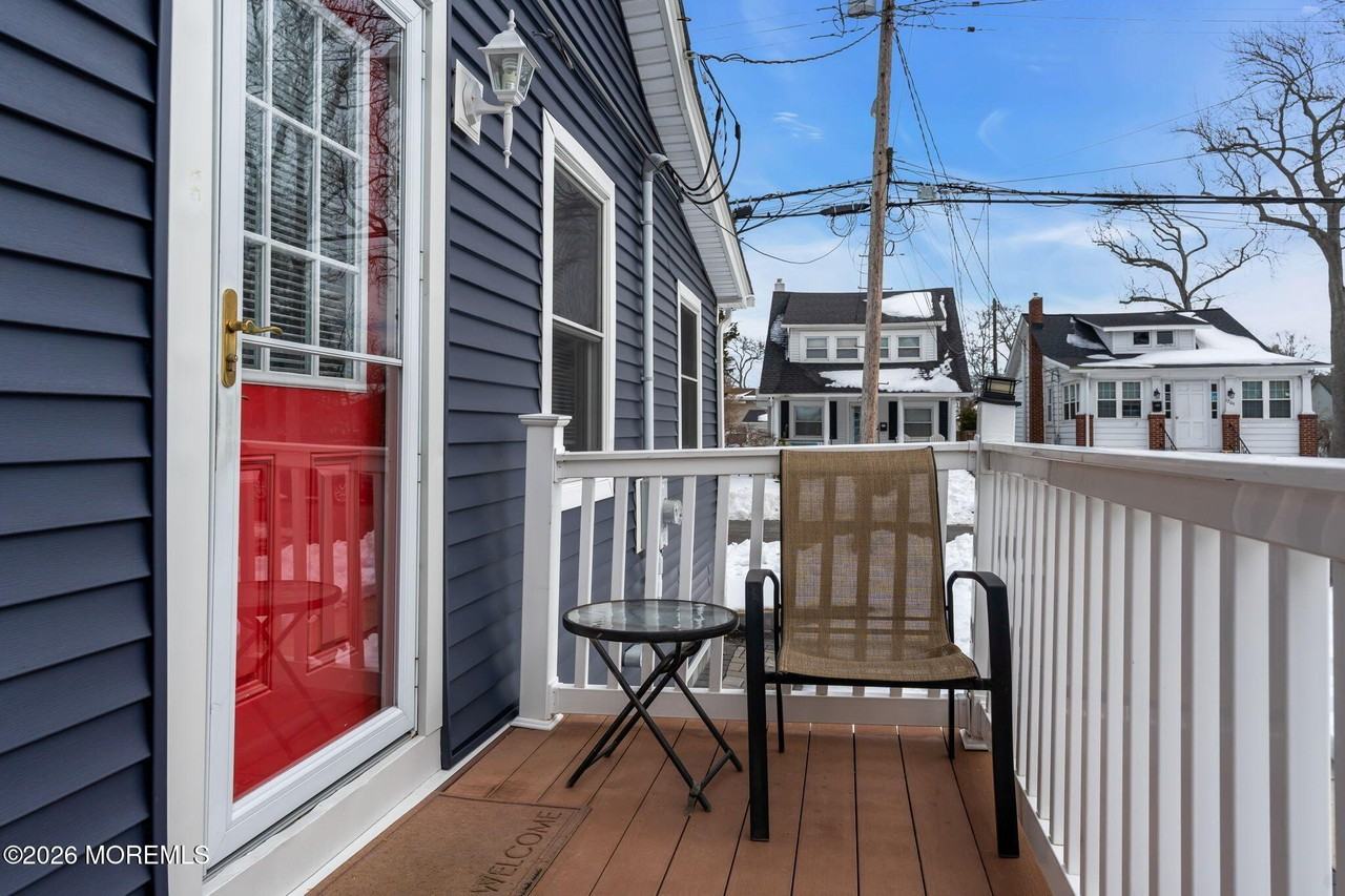 1208 Pine Tree Way unit: Front House - Photo 2 of 19