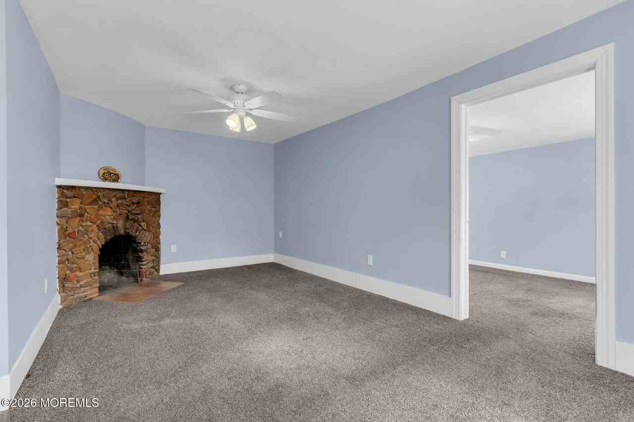 1208 Pine Tree Way unit: Front House - Photo 4 of 19