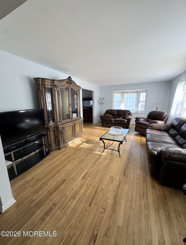 33 Parker Rd - Photo 6 of 14