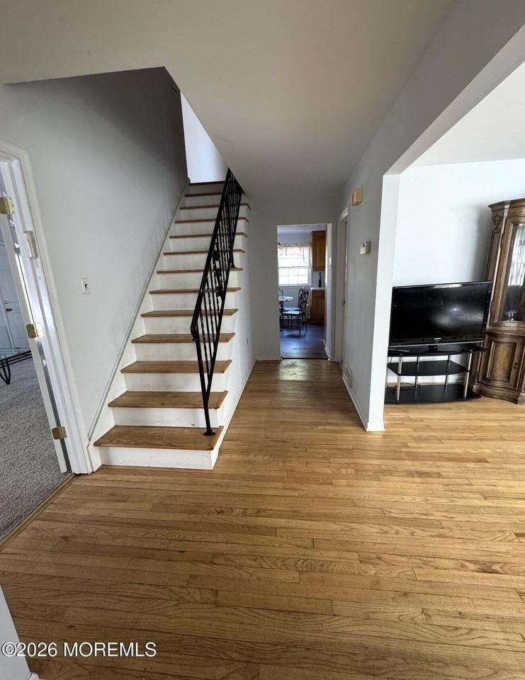 33 Parker Rd - Photo 7 of 14