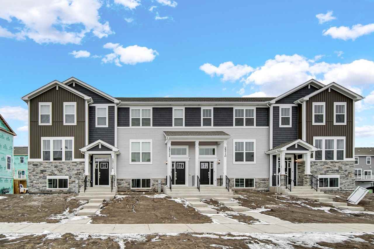 25712 W Yorkshire Dr