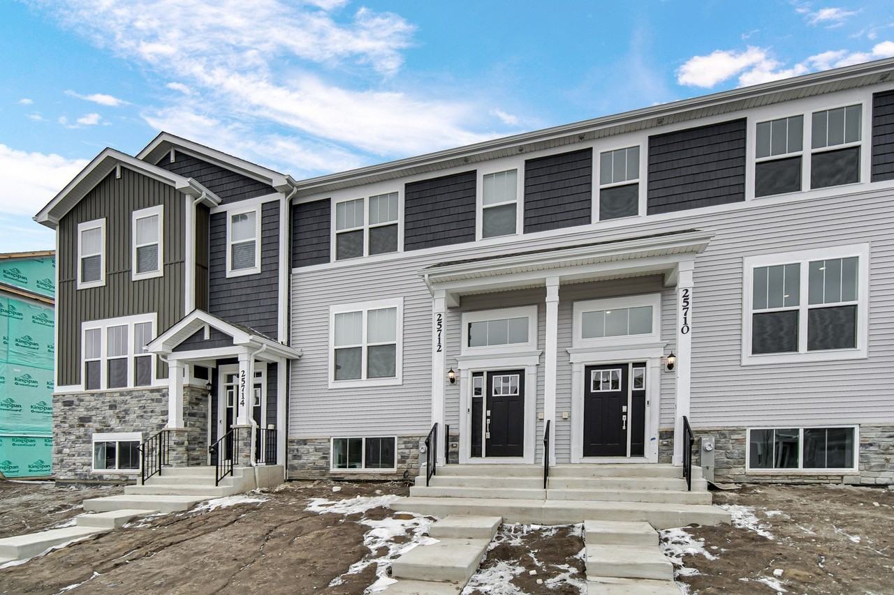 25712 W Yorkshire Dr - Photo 3 of 24