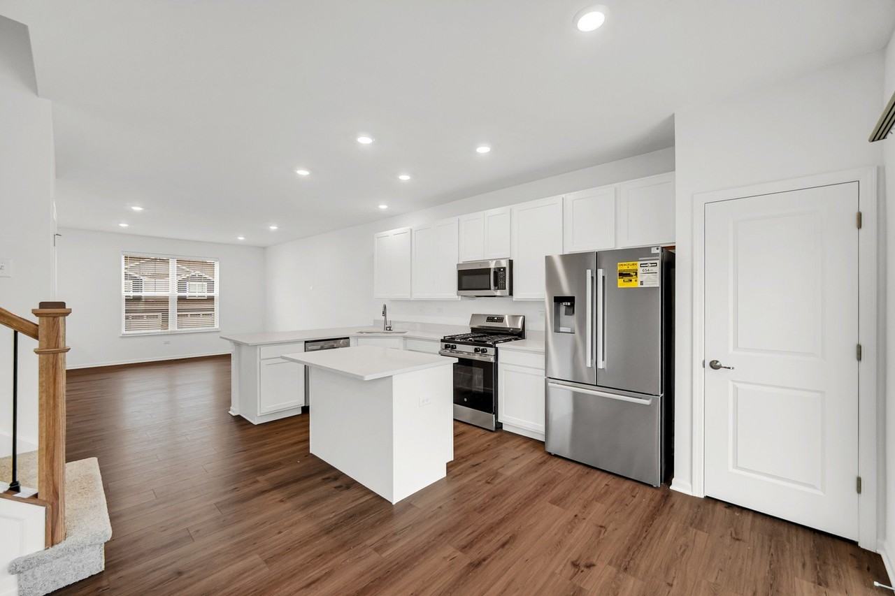 25712 W Yorkshire Dr - Photo 5 of 24