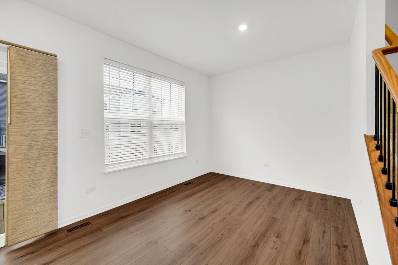 25712 W Yorkshire Dr - Photo 7 of 24