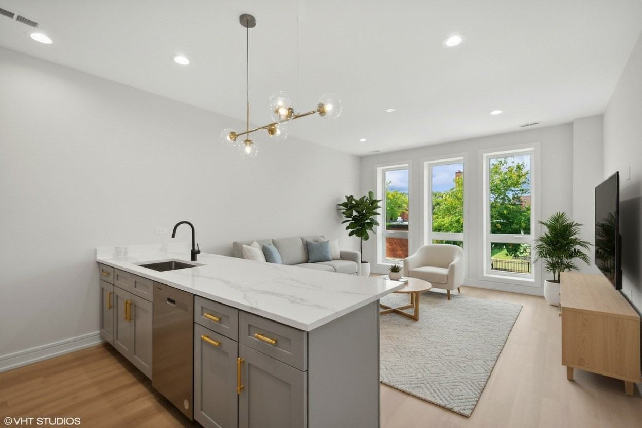 3715 S Giles Ave Unit 2 #2 - Photo 4 of 12