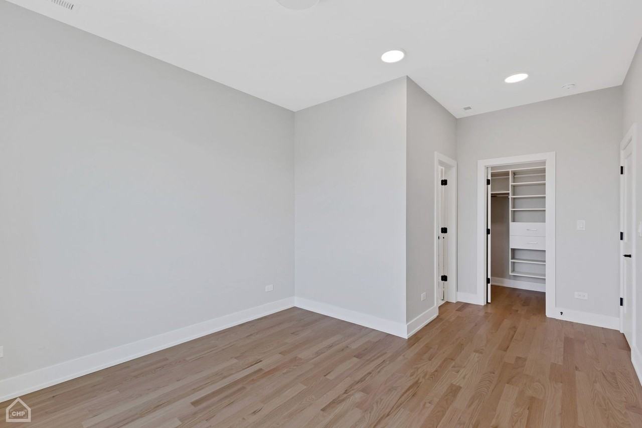 3545 W Belmont Ave Unit 4 #4 - Photo 6 of 16