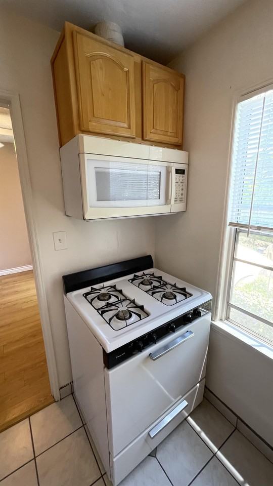 Villa Nova Pasadena - Photo 2 of 50