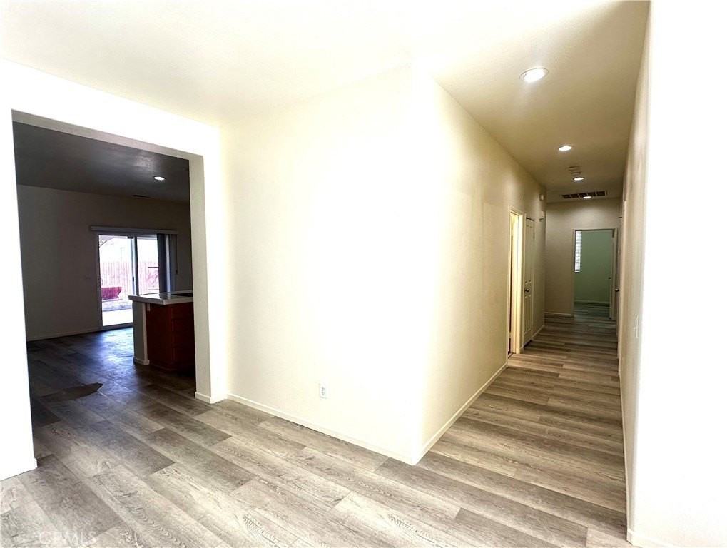 13846 Hawk Ct - Photo 4 of 19