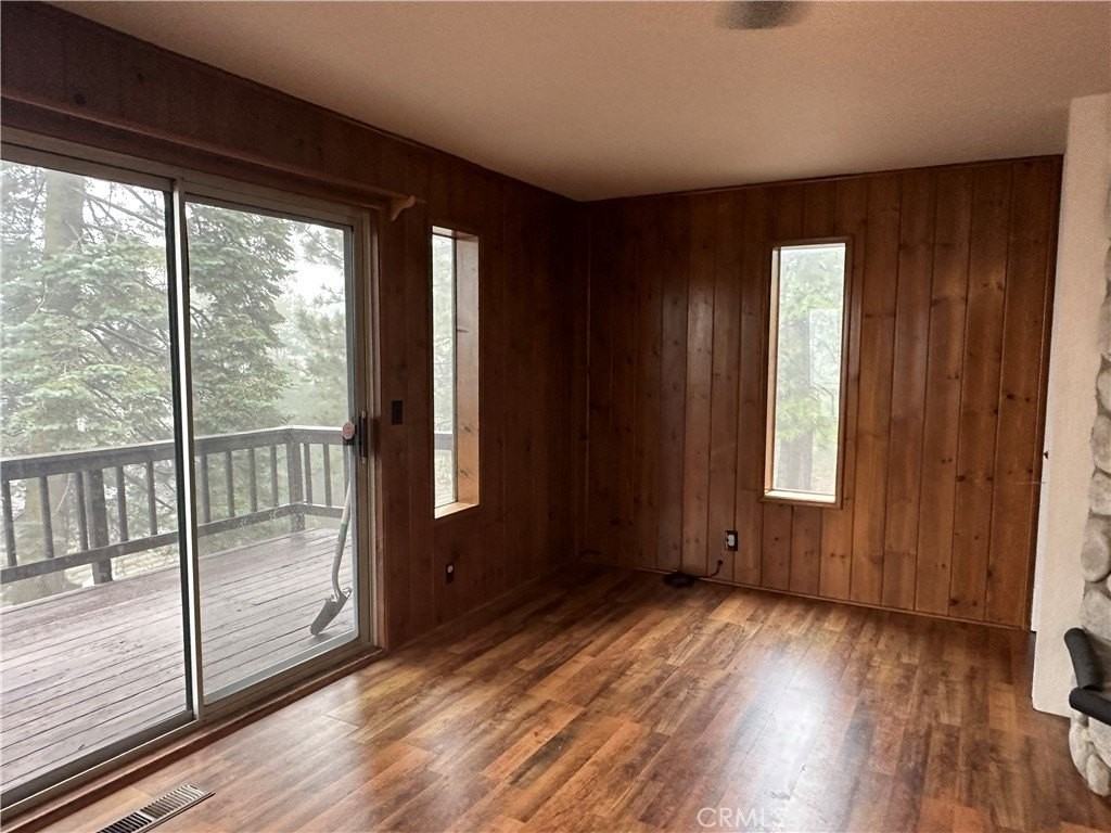 897 Bear Springs Rd - Photo 4 of 16