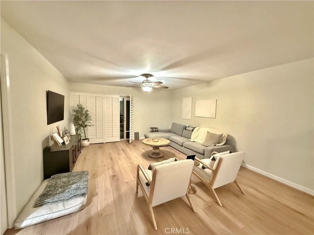 1009 Martina Ct - Photo 3 of 27