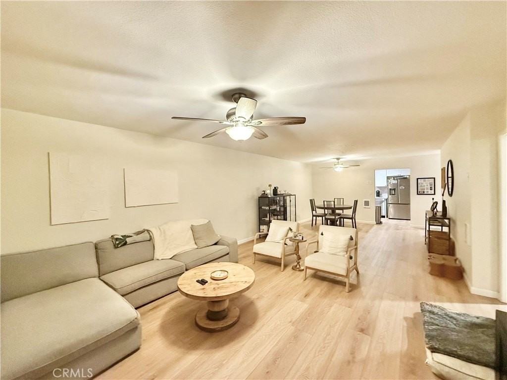 1009 Martina Ct - Photo 4 of 27