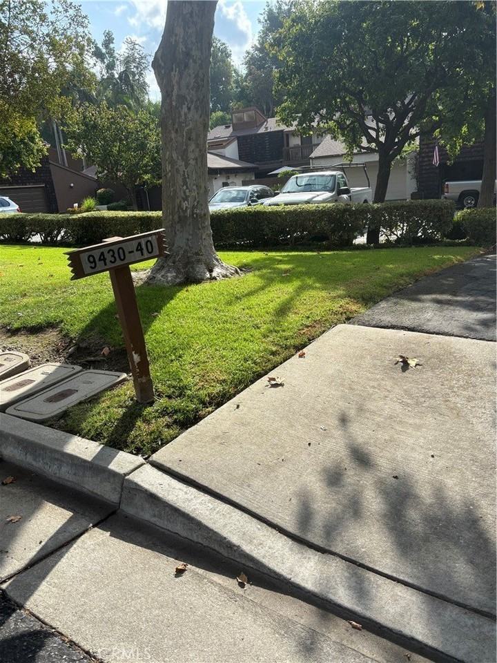 9434 Friendly Woods Ln - Photo 3 of 33