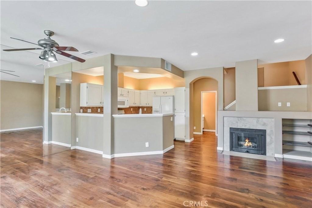 1069 S Positano Ave - Photo 2 of 28