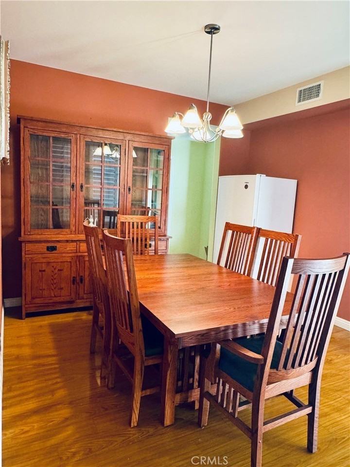 14045 Santa Barbara St - Photo 5 of 17