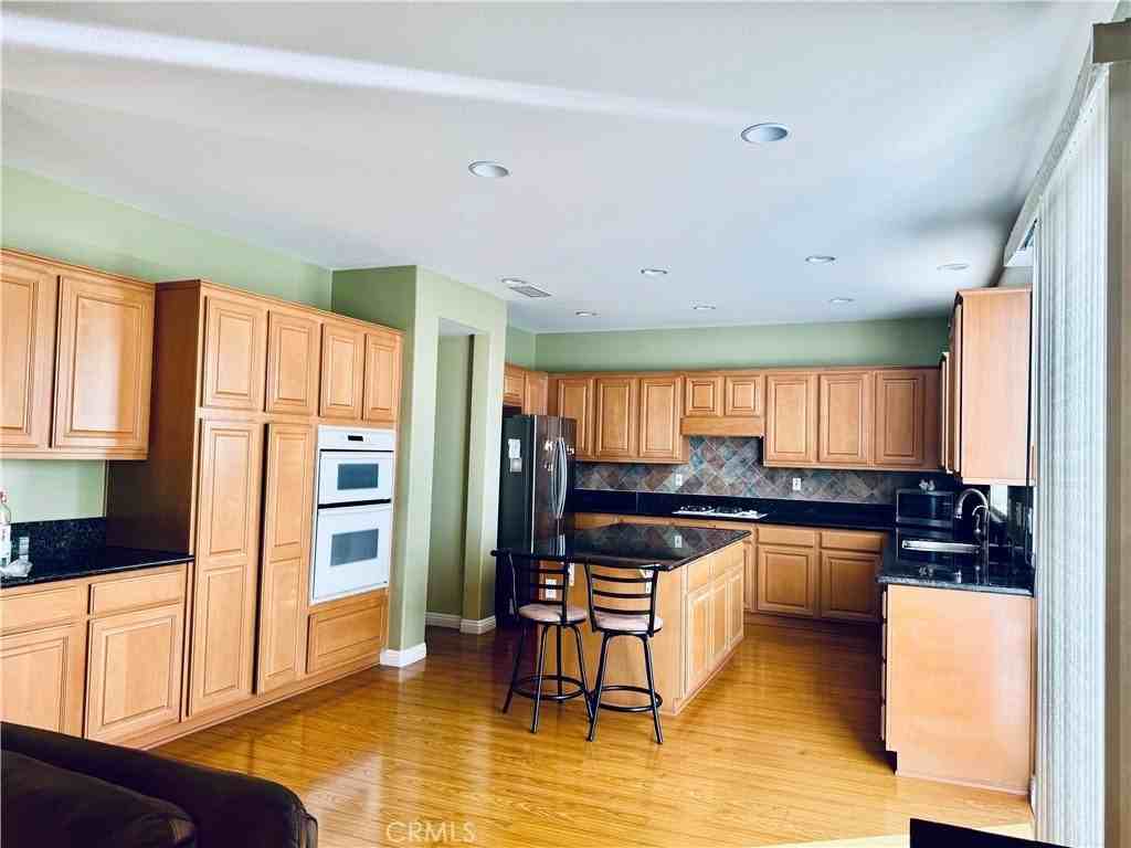 14045 Santa Barbara St - Photo 6 of 17