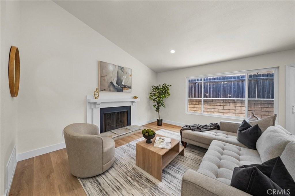 29589 Mira Loma Dr - Photo 4 of 37