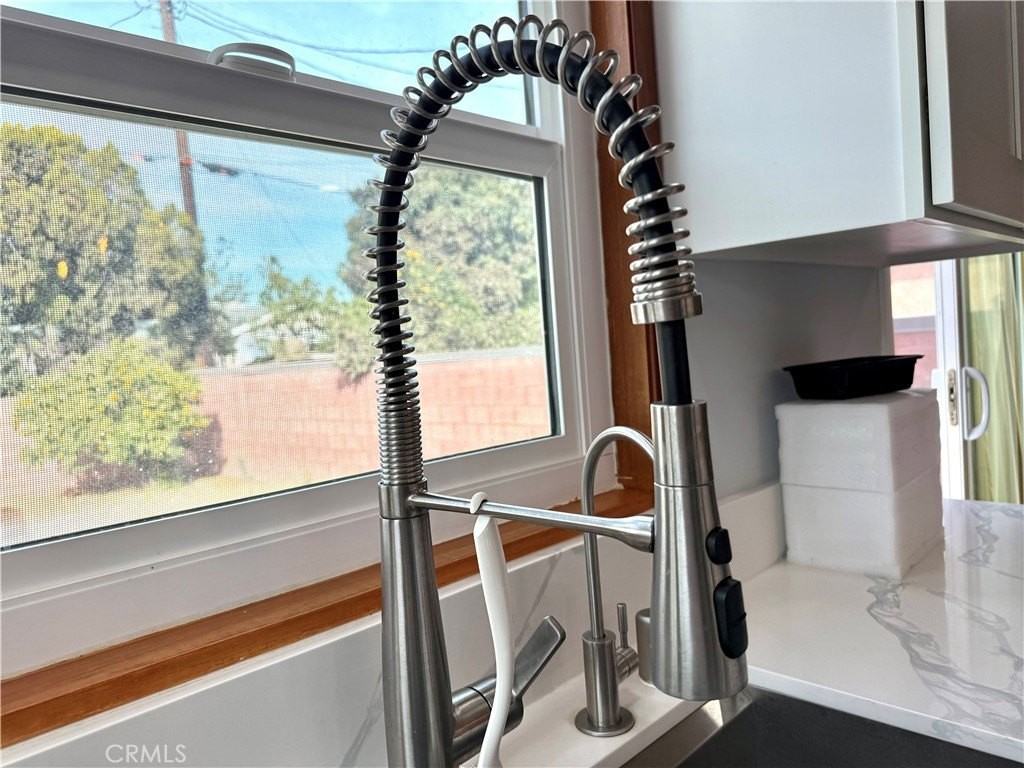 115 W Valencia Ave #B - Photo 6 of 25