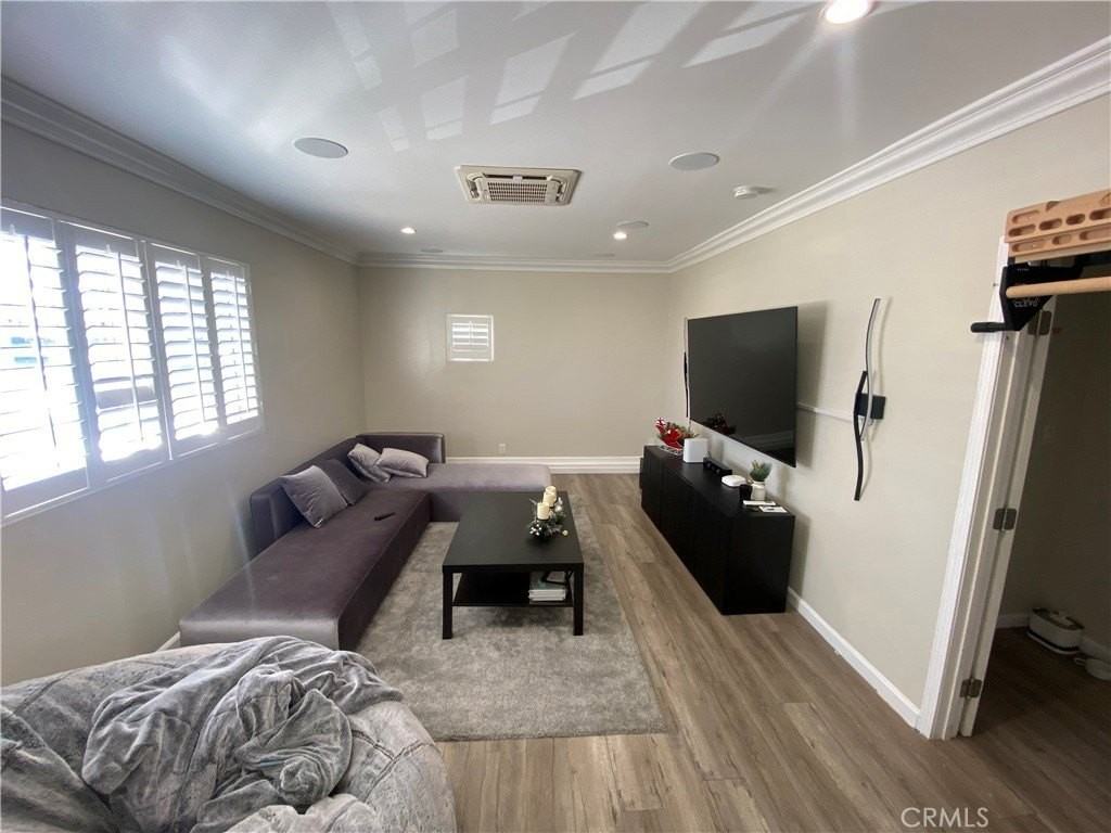 9767 Comanche Ave - Photo 5 of 19