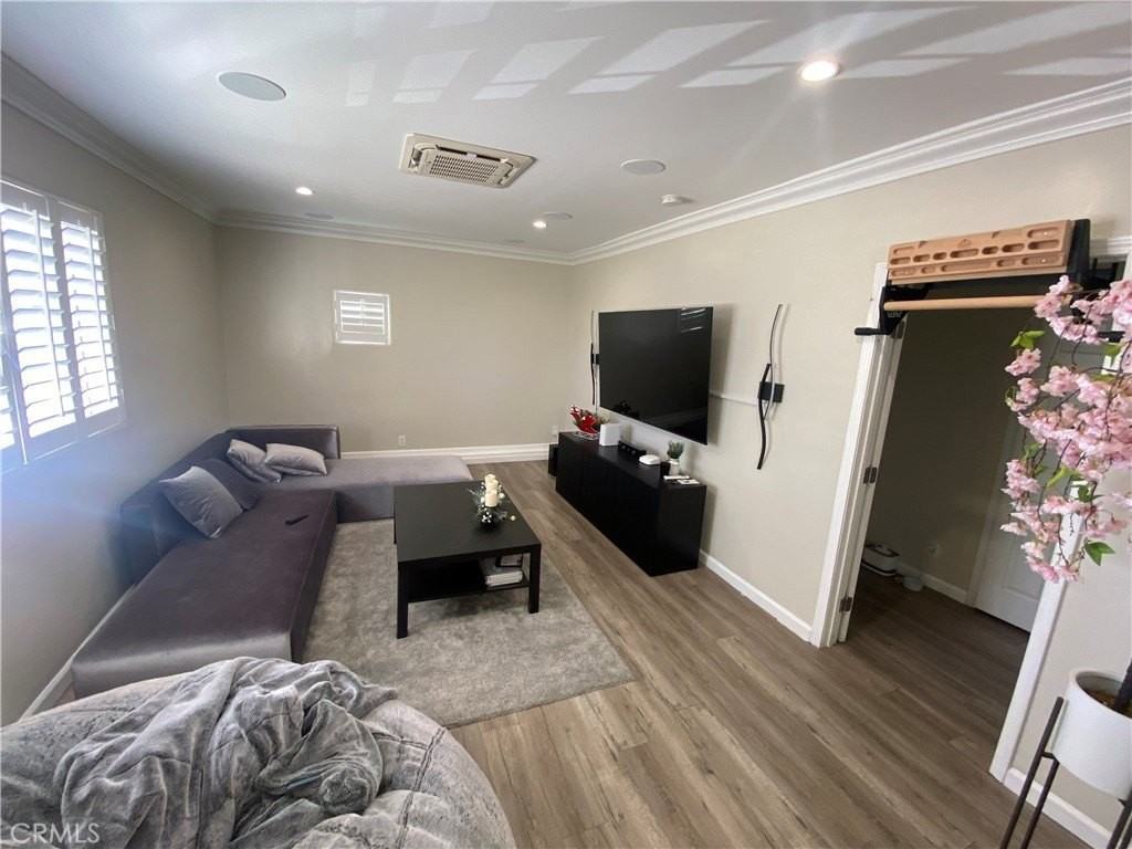 9767 Comanche Ave - Photo 6 of 19