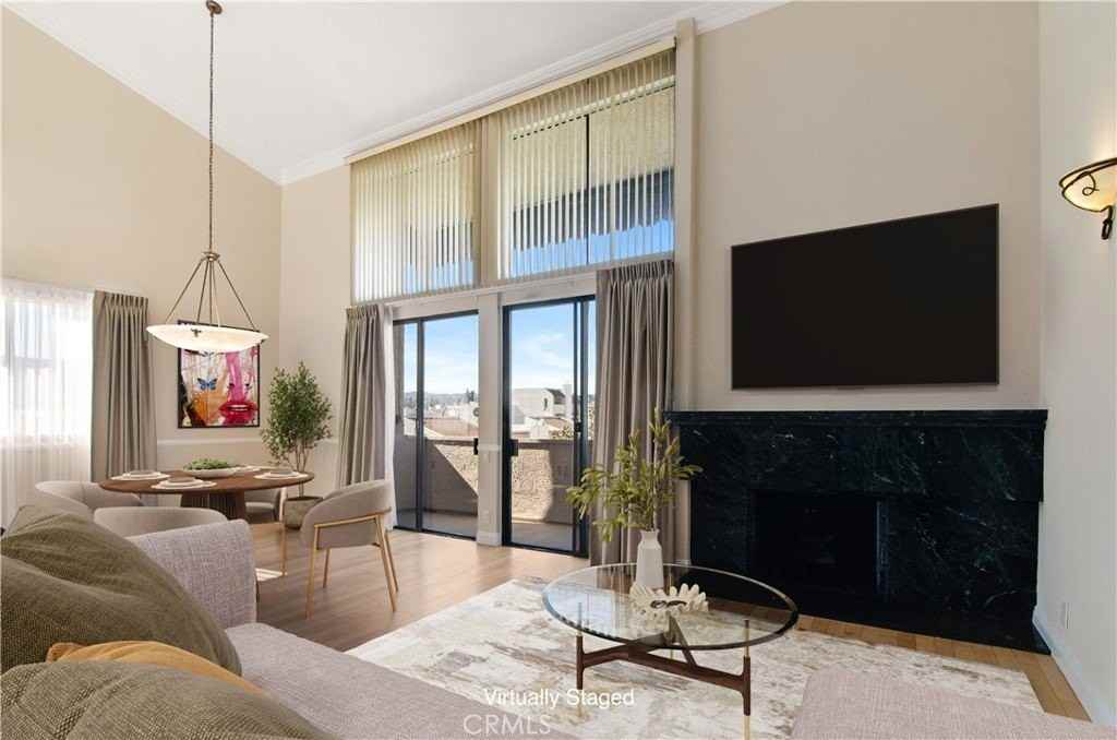 5310 Zelzah Ave - Photo 6 of 33